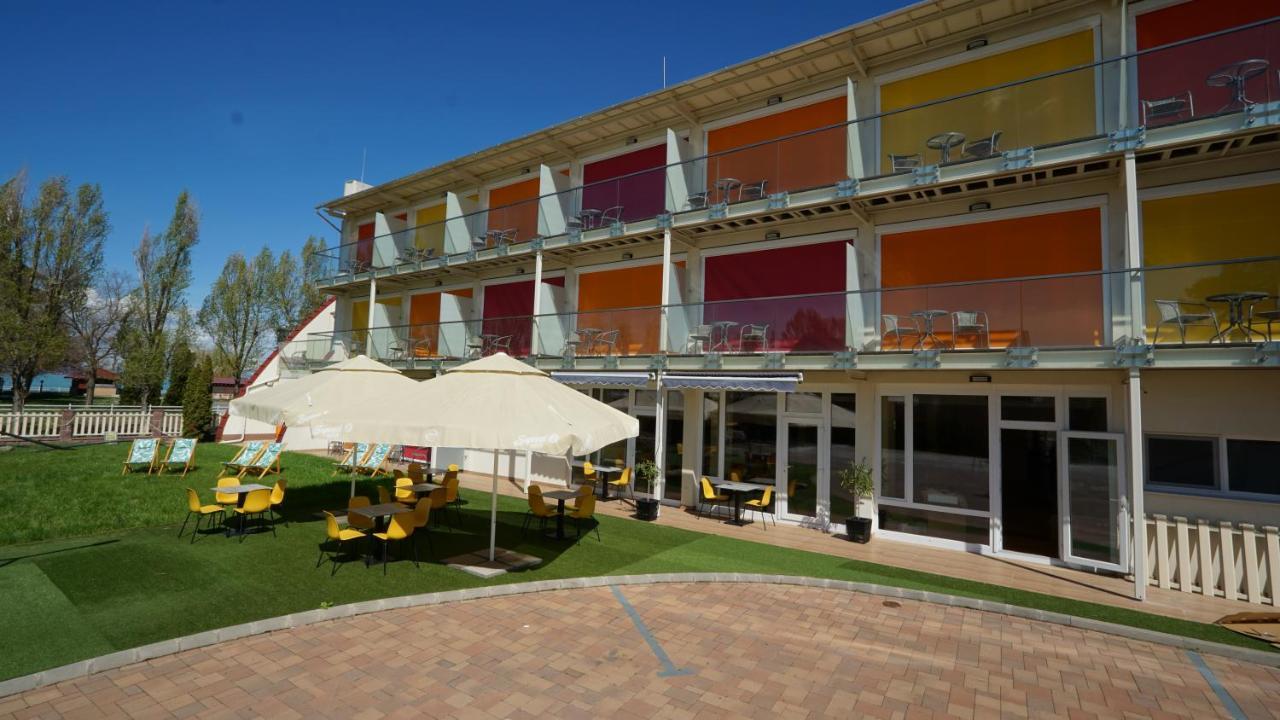 שיופוק Colors Holiday Hotel מראה חיצוני תמונה