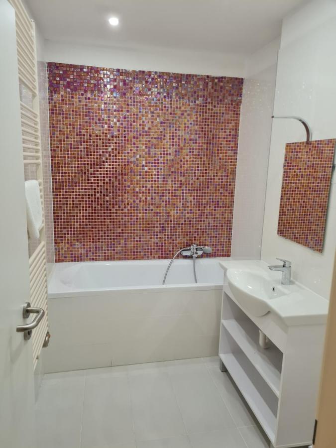 שיופוק Colors Holiday Hotel מראה חיצוני תמונה