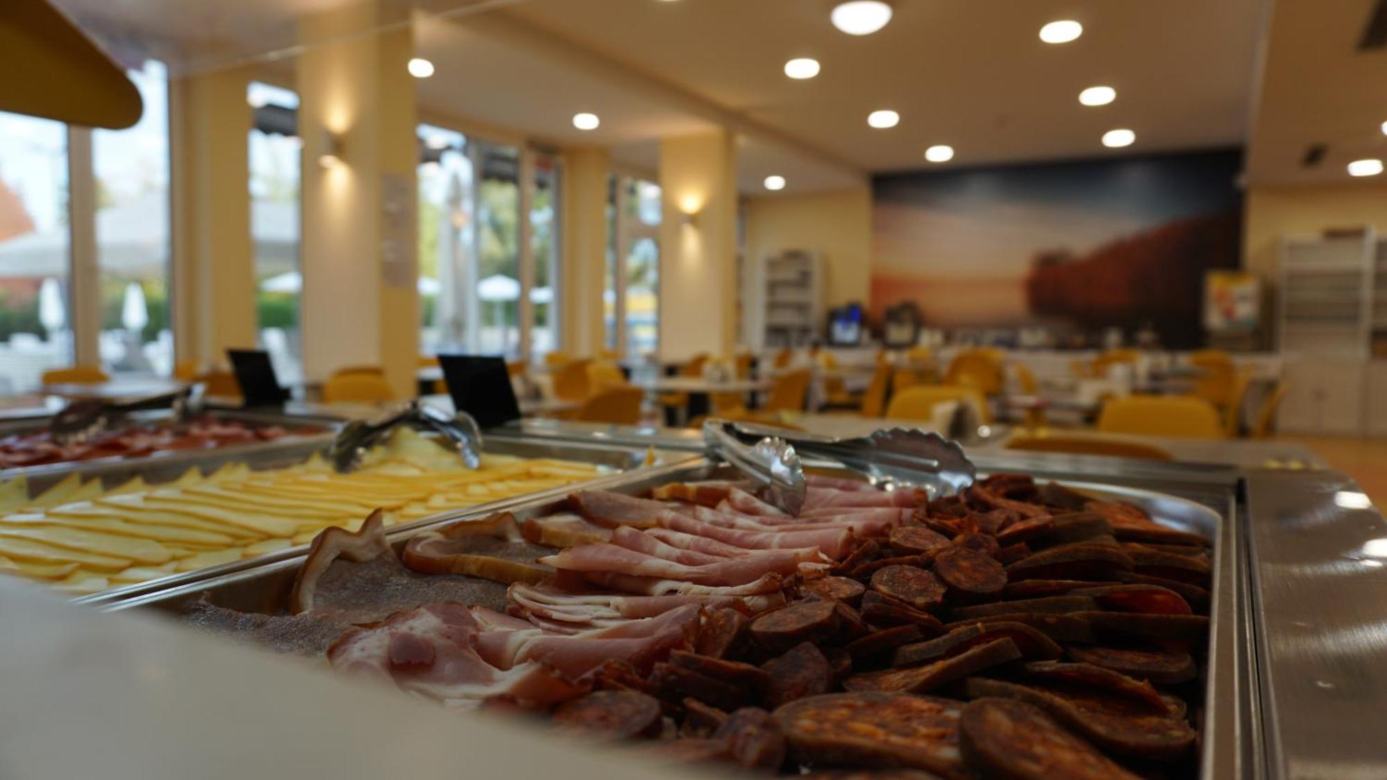 שיופוק Colors Holiday Hotel מראה חיצוני תמונה